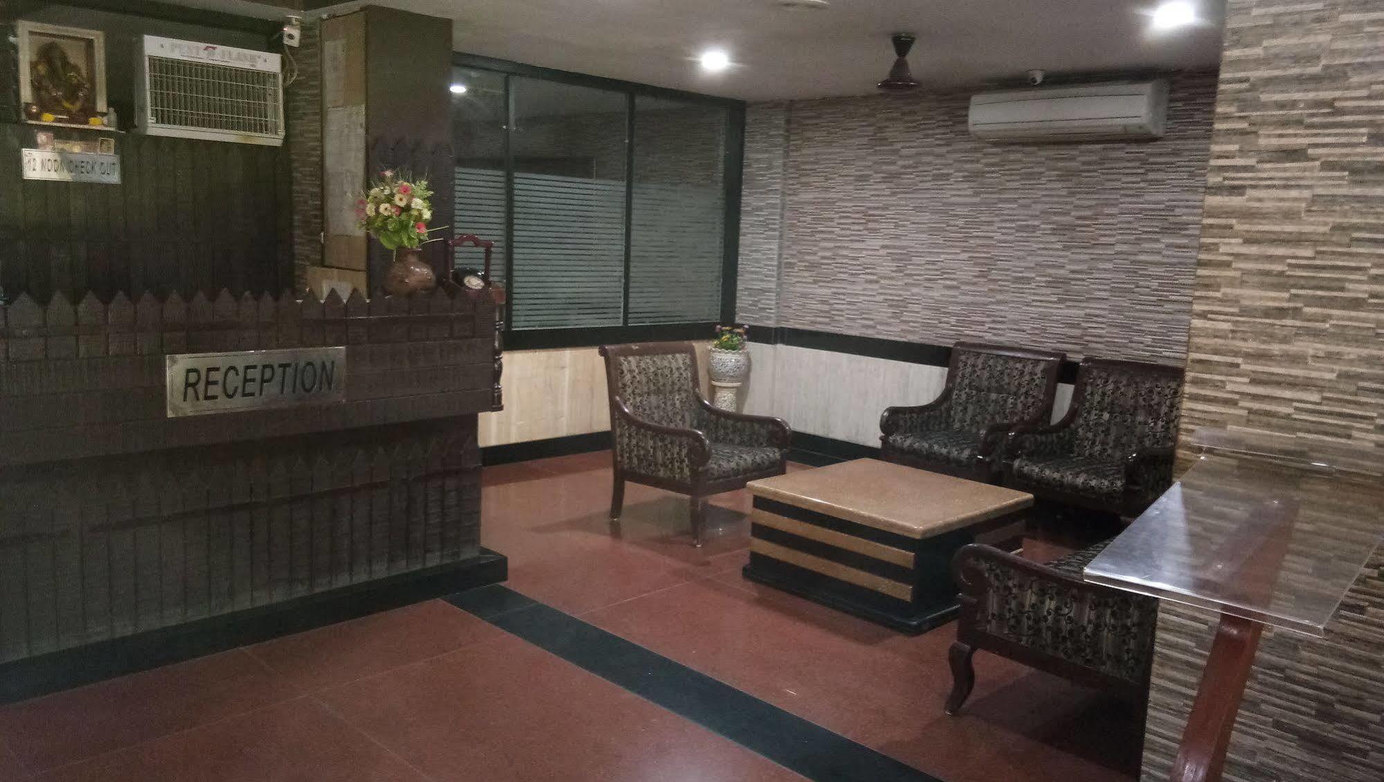 Hotel Arch Manor Deluxe Bhopal Exterior photo